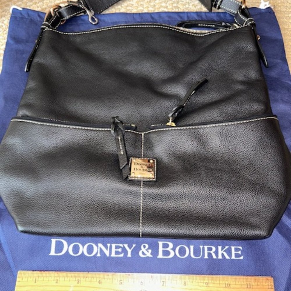 Brand New Dooney & Bourke Black Pebbled Leather Hobo Handbag Shoulder Bag Purse